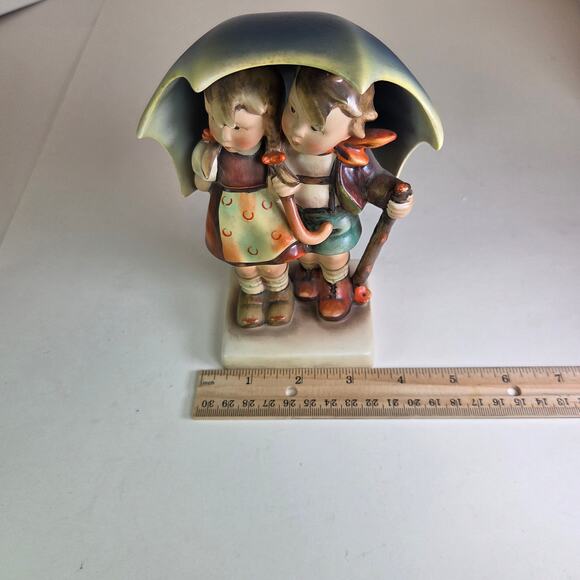 Goebel M.I. Hummel Stormy Weather #71 TMK2 Full Bee Germany 6.5" Figurine - Picture 15 of 16
